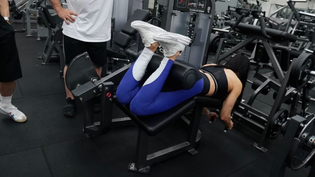 mulher durante exercício fisico