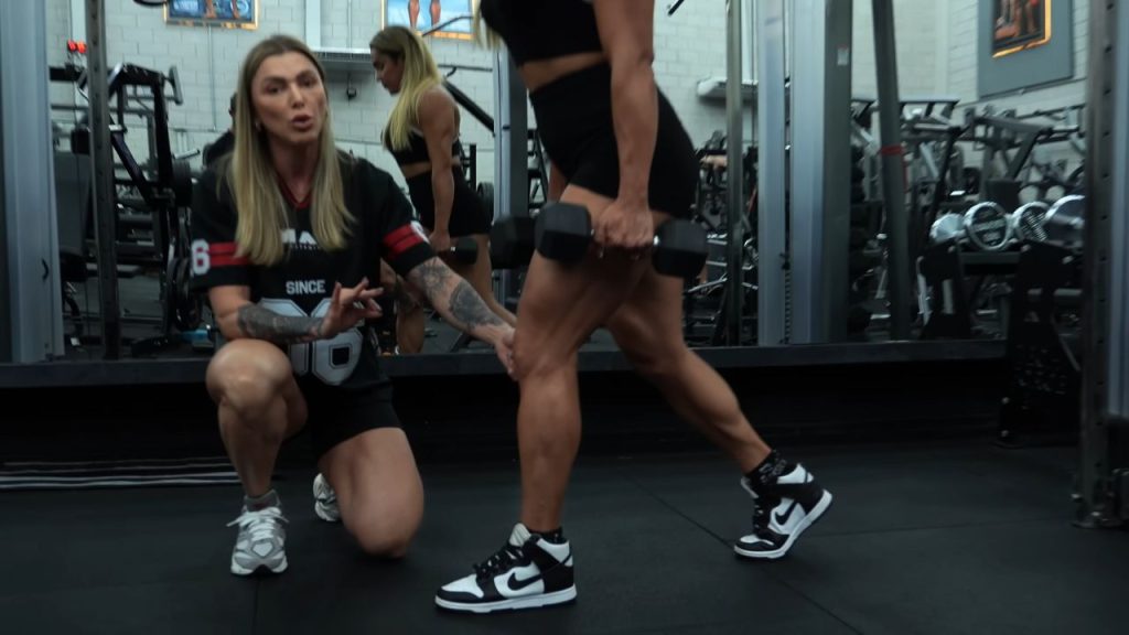 treino de perna afundo